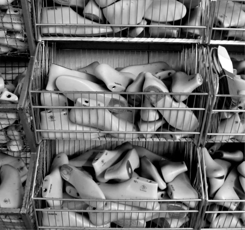 靴 アッシュグレー GREATS ロワイヤル F40N57