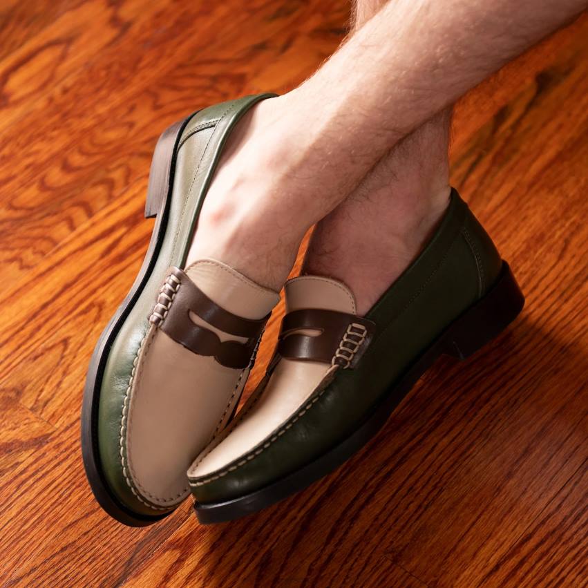 靴 カーゴマルチ GREATS エセックスのペニーローファー F40N64